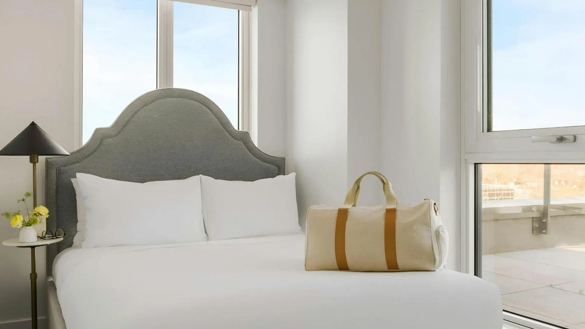 Sonder By Marriott Bonvoy Artesa Apartments West Queen West Toronto