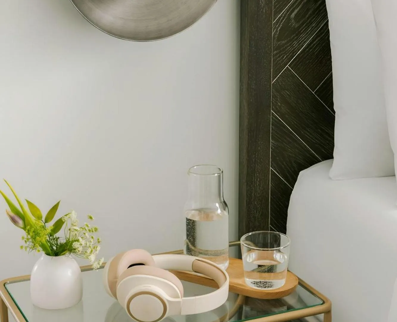Sonder By Marriott Bonvoy Artesa Apartments West Queen West Toronto Hotel