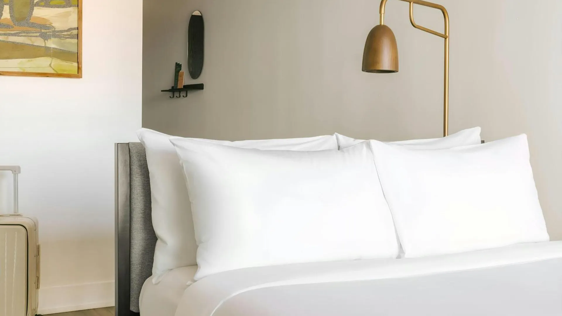 **** Hotel Sonder By Marriott Bonvoy Artesa Apartments West Queen West Toronto Canada