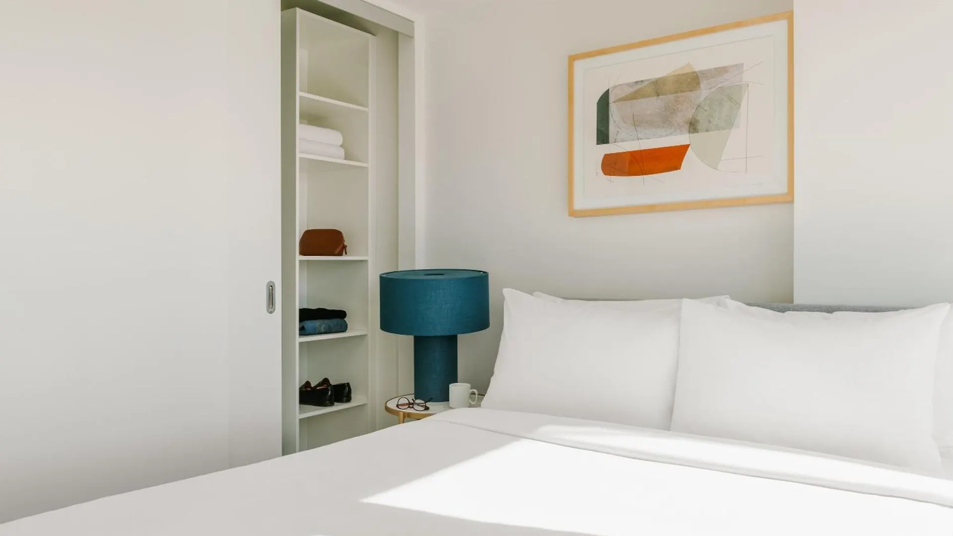Hotel Sonder At Artesa Toronto 4*,  Kanada