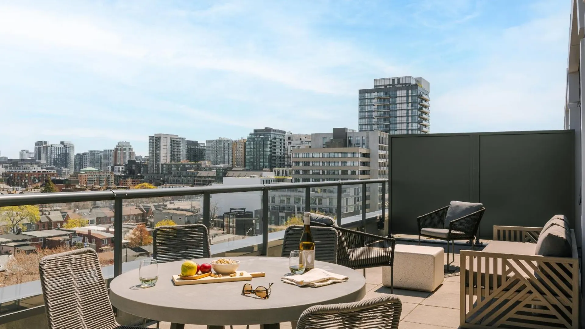 Hotel Sonder At Artesa Toronto